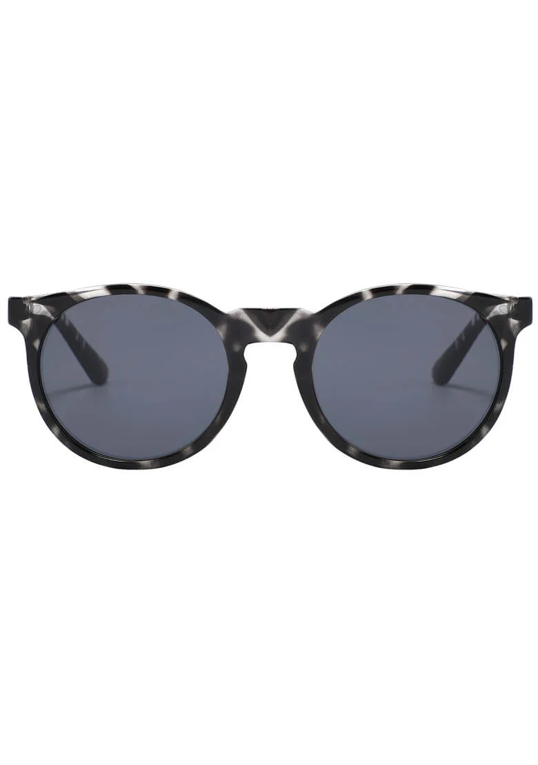 Tortoiseshell round sunglasses with dark gray lenses on a white background, front view, fashion eyewear